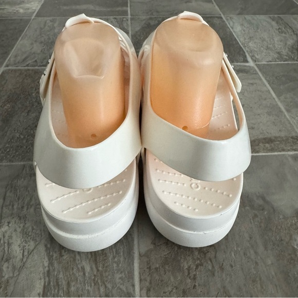 Crocs White Fisherman Jelly Sandals Sz 10 Splash Glossy Coastal Nautical Comfort - Picture 4 of 11